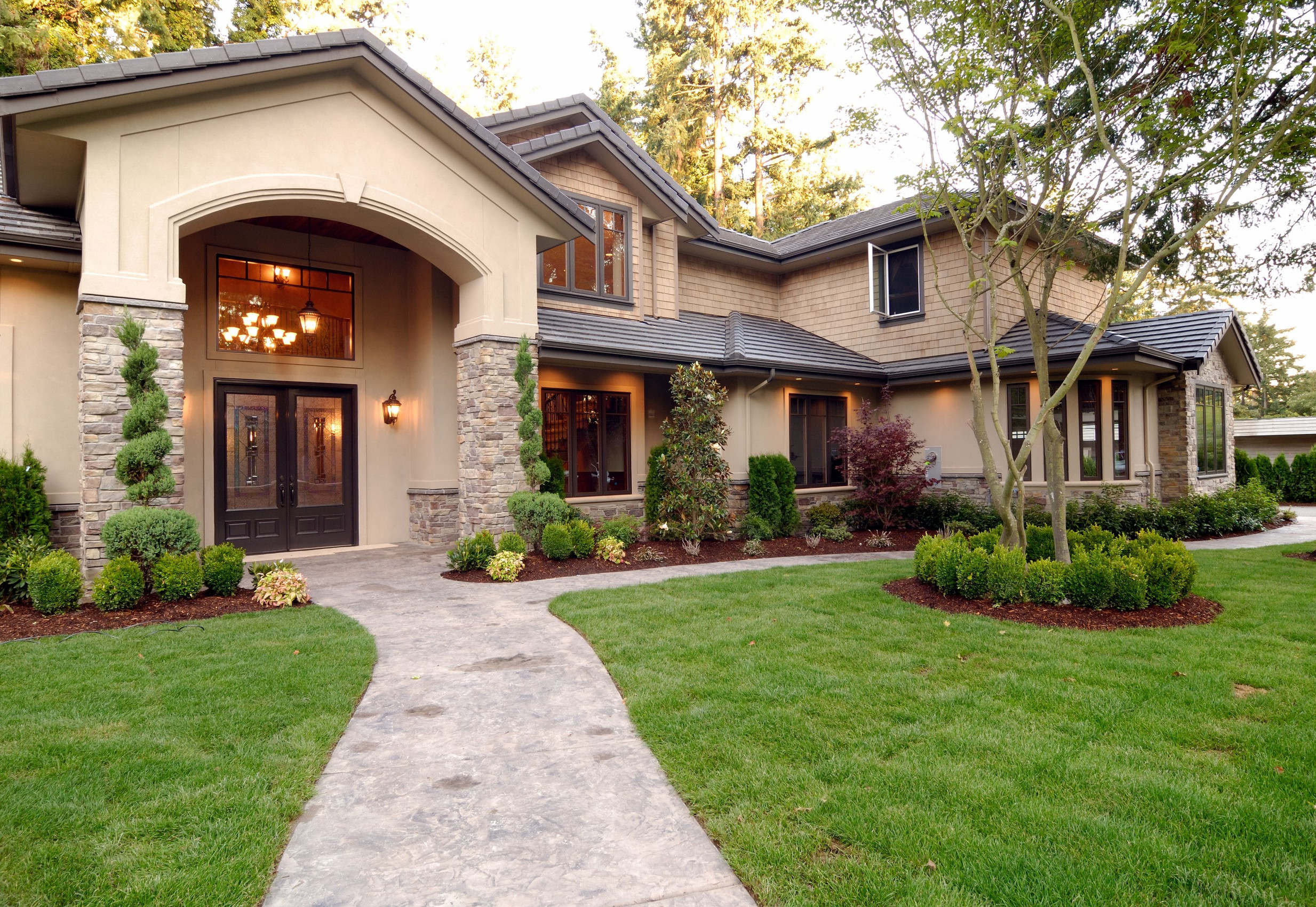 First Time Home Buyer Georgia: Exterior of an American Luxury Wooden House